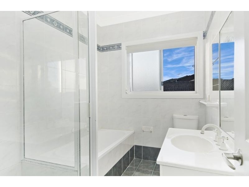 2/196 Targo Road, Girraween NSW 2145