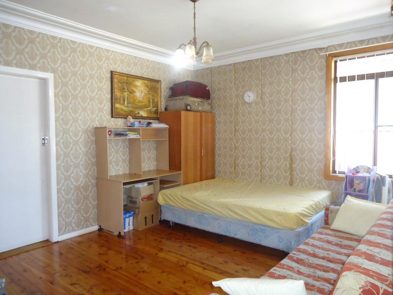 3 Wyena Road, Pendle Hill NSW 2145