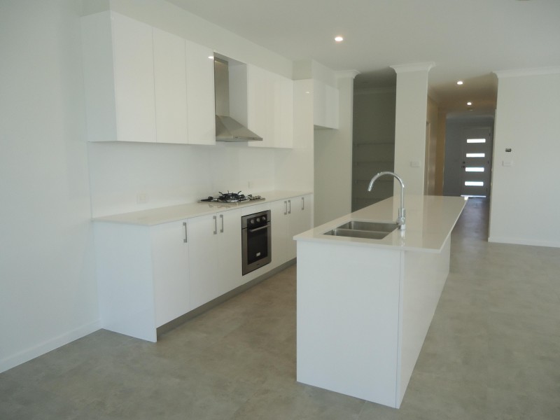 7a Ballandella Road, Toongabbie NSW 2146