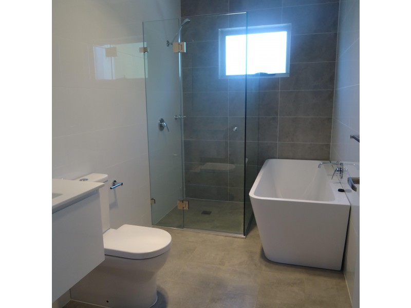 7a Ballandella Road, Toongabbie NSW 2146