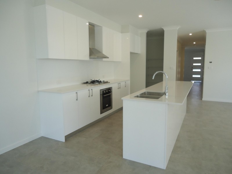 7a Ballandella Road, Toongabbie NSW 2146