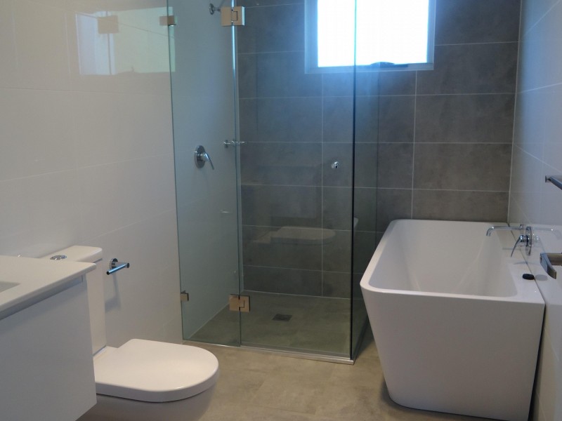 7a Ballandella Road, Toongabbie NSW 2146