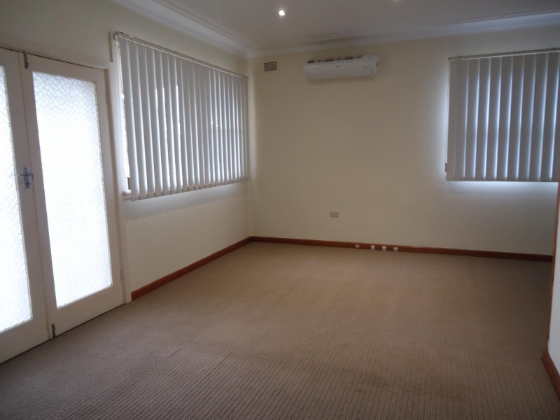 36 Ancona Avenue, Toongabbie NSW 2146