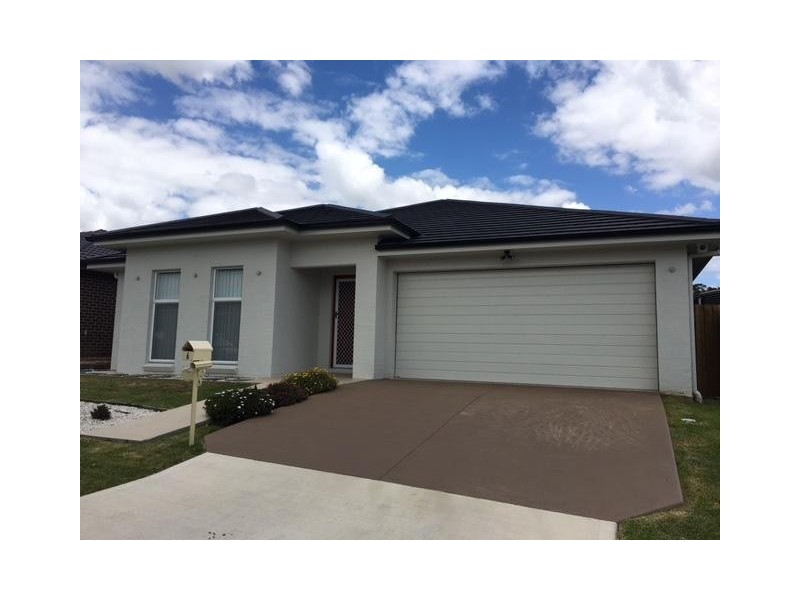 6 Moxon Street, Oran Park NSW 2570