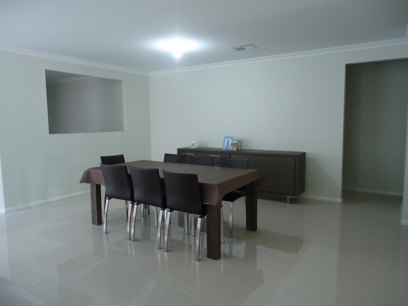 6 Moxon Street, Oran Park NSW 2570