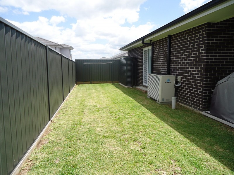 6 Moxon Street, Oran Park NSW 2570