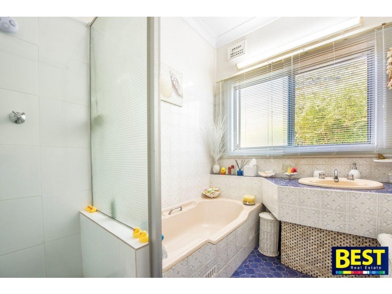 9 Bringelly Avenue, Pendle Hill NSW 2145