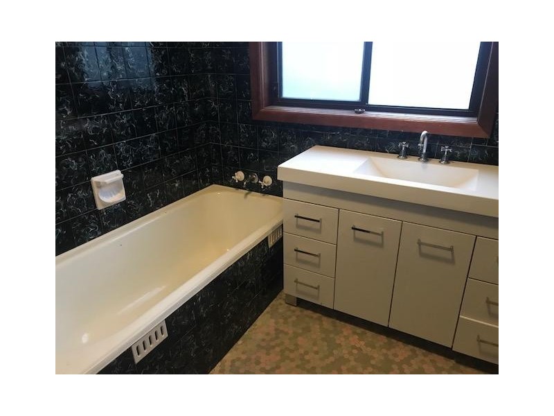 124 Centenary Road, South Wentworthville NSW 2145