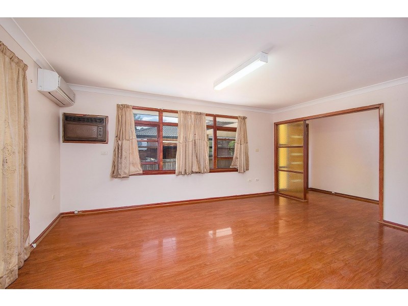 8 Boyne Avenue, Pendle Hill NSW 2145