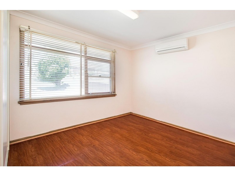 8 Boyne Avenue, Pendle Hill NSW 2145