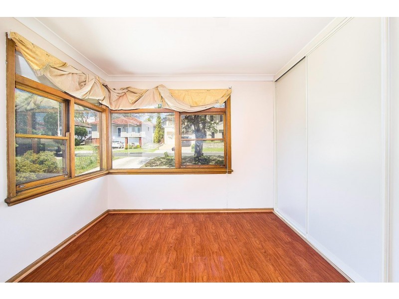 8 Boyne Avenue, Pendle Hill NSW 2145