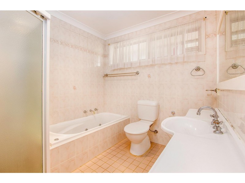 6 Irwin Place, Wentworthville NSW 2145