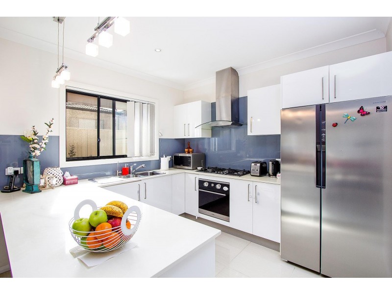 5b Carinya Road, Girraween NSW 2145