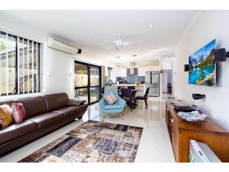 5b Carinya Road, Girraween NSW 2145