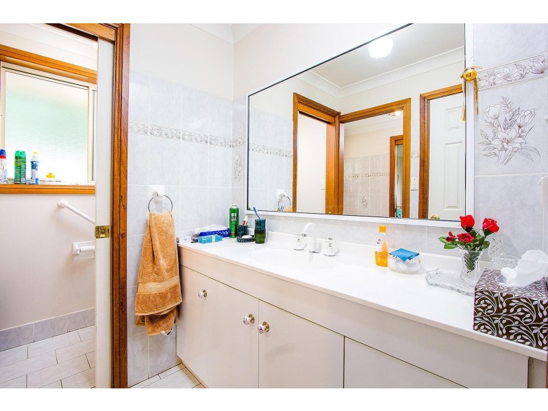 9 Billabong Street, Pendle Hill NSW 2145