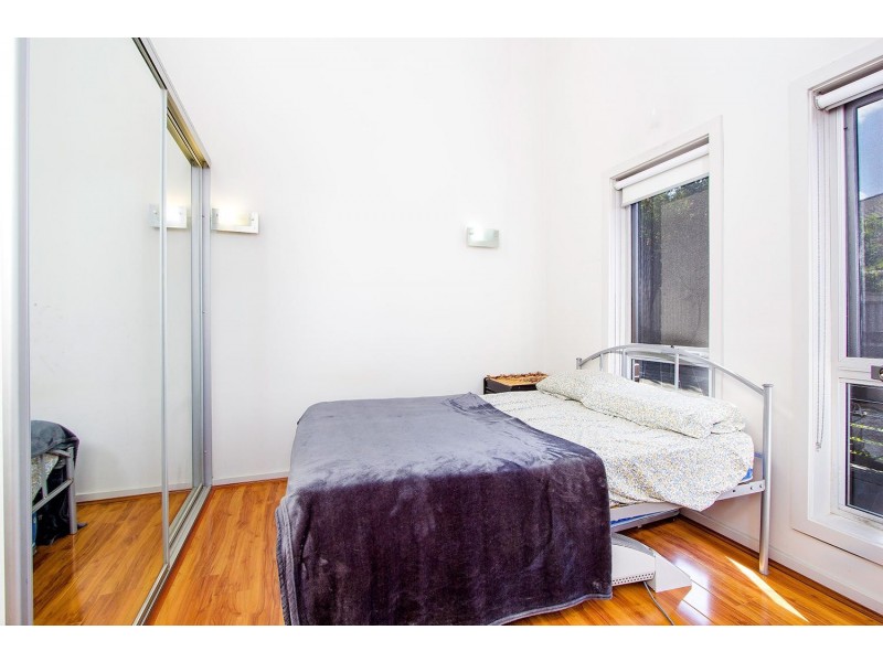 2/20c Lower Mount, Wentworthville NSW 2145