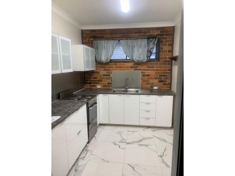 8 Levy Street, Pendle Hill NSW 2145