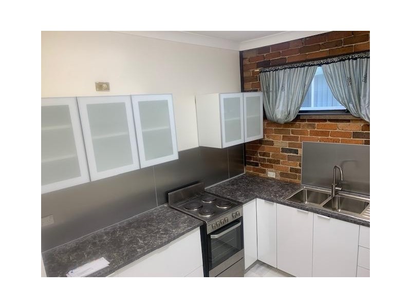 8 Levy Street, Pendle Hill NSW 2145