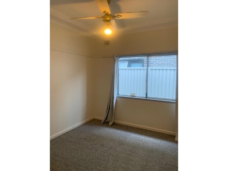 8 Levy Street, Pendle Hill NSW 2145