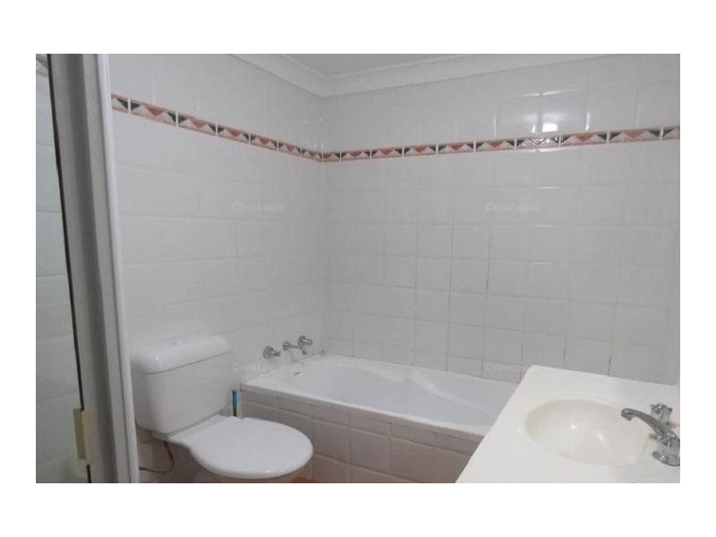 2/217 Dunmore Street, Pendle Hill NSW 2145