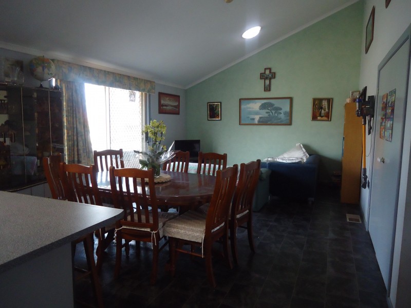 7 Oakwood Road, Toongabbie NSW 2146