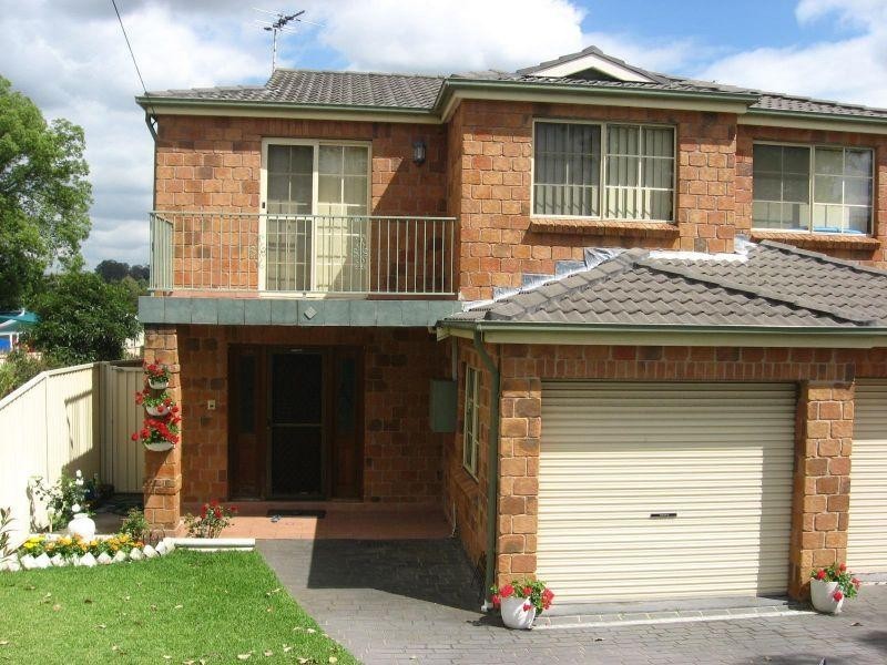 12b Pendle Way, Pendle Hill NSW 2145
