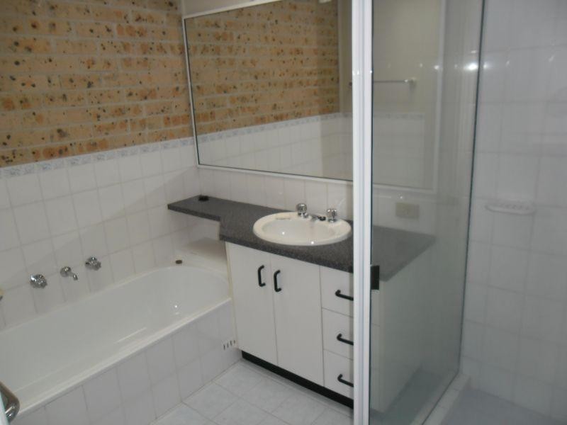 4/36 Wyena Road, Pendle Hill NSW 2145