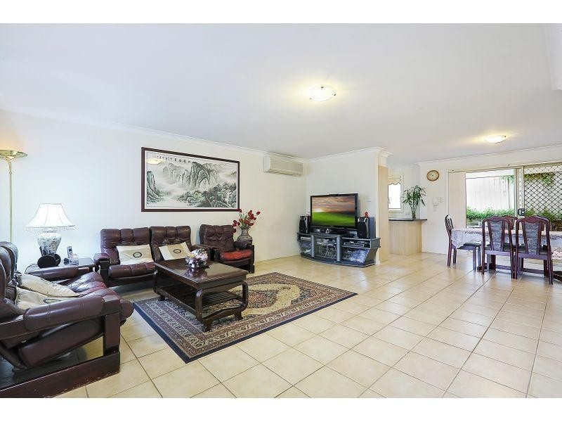 25 Wyena Road, Pendle Hill NSW 2145