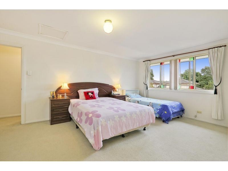 25 Wyena Road, Pendle Hill NSW 2145
