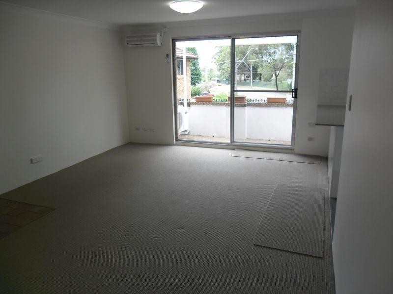 4/47 Kenyons Road, Merrylands NSW 2160