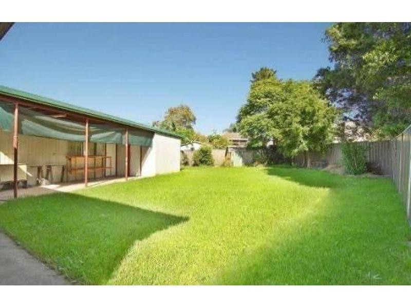 8 Bega Street, Pendle Hill NSW 2145