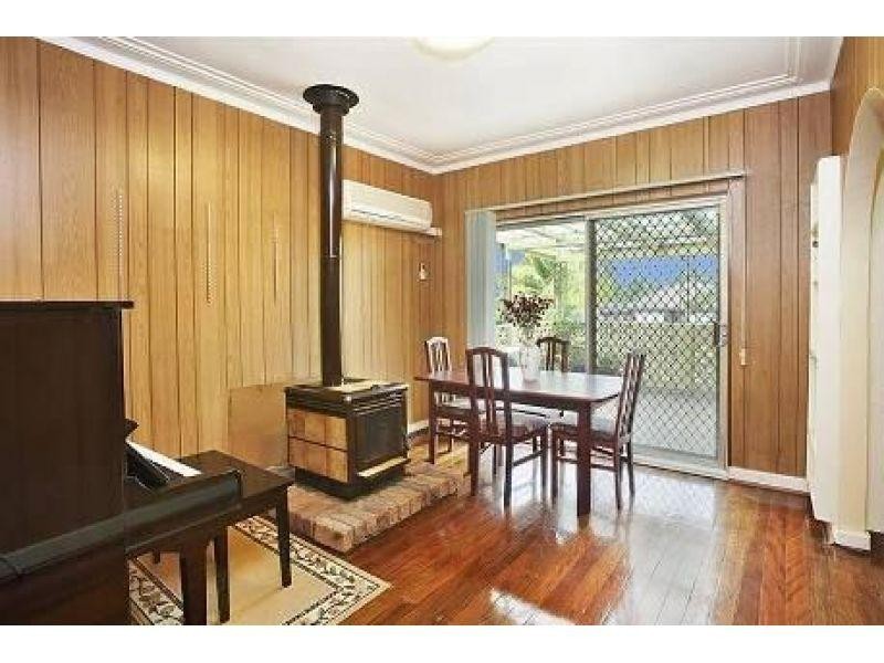 16 Cotswold Street, Westmead NSW 2145