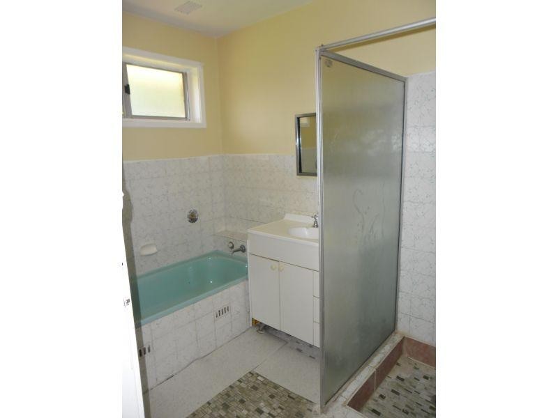 8 Polo Crescent, Girraween NSW 2145