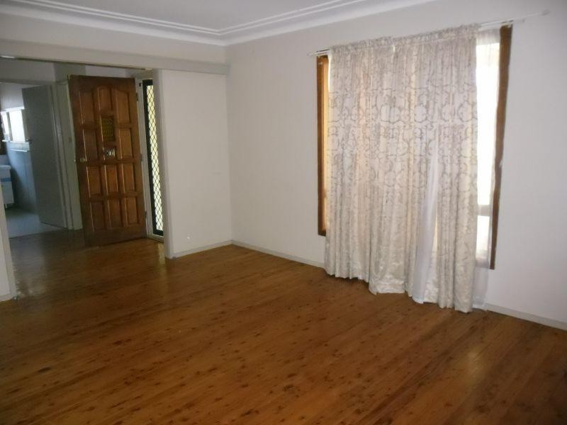 21 Burrabogee Road, Pendle Hill NSW 2145