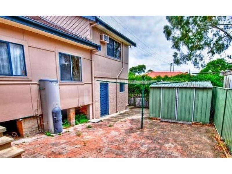 84 Fitzwilliam Road, Toongabbie NSW 2146