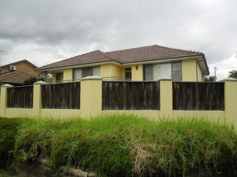 2b Daley Street, Pendle Hill NSW 2145