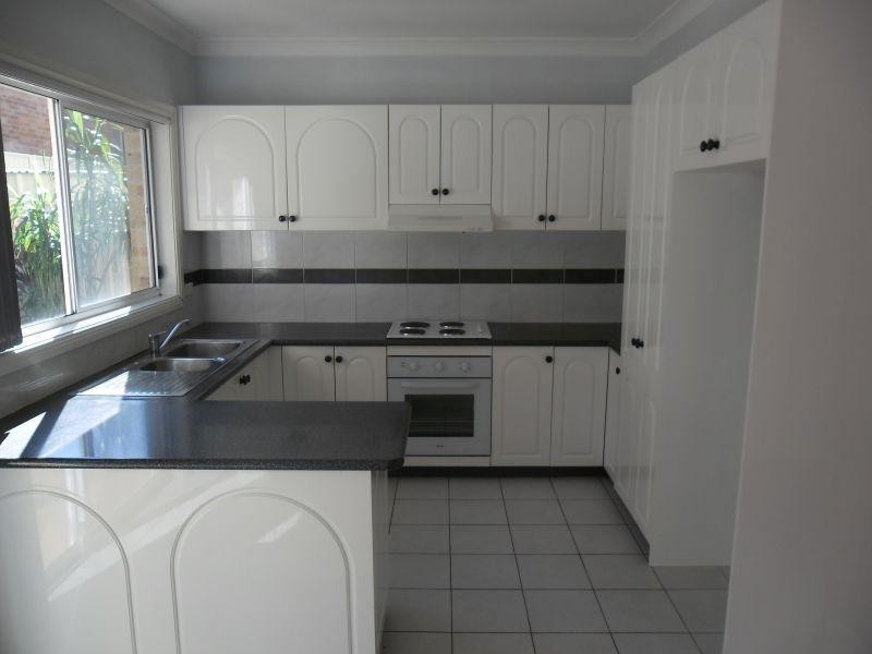 2/196 Targo Road, Girraween NSW 2145