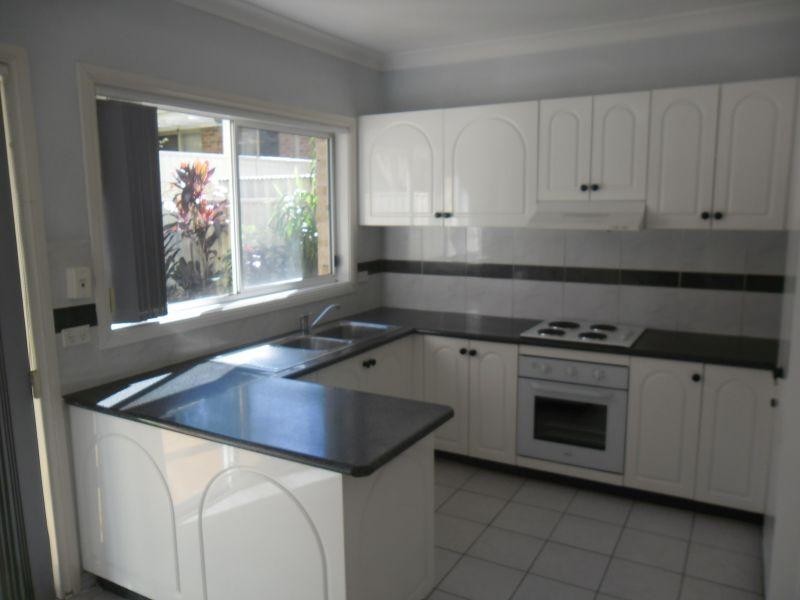 2/196 Targo Road, Girraween NSW 2145