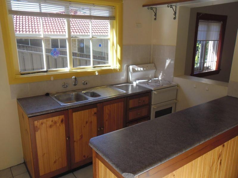 2/27 Page Street, Wentworthville NSW 2145