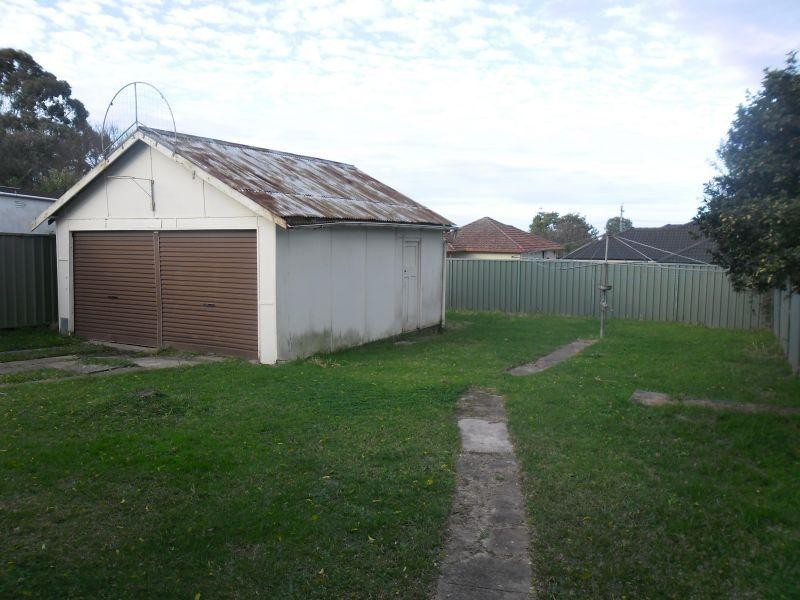 9 Levy Street, Pendle Hill NSW 2145