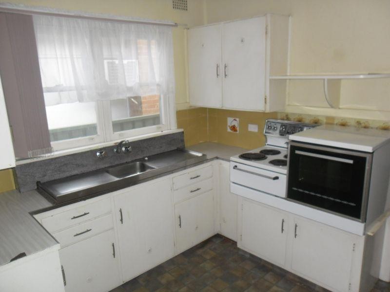 9 Levy Street, Pendle Hill NSW 2145