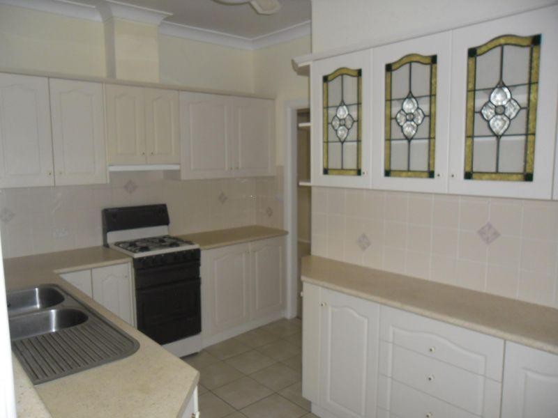 12 Birtles Avenue, Pendle Hill NSW 2145