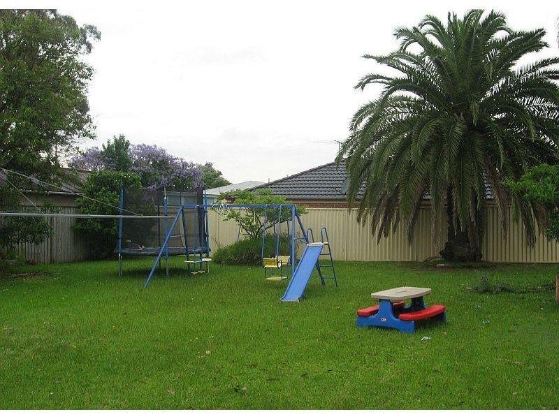 19 Tungarra Road, Girraween NSW 2145