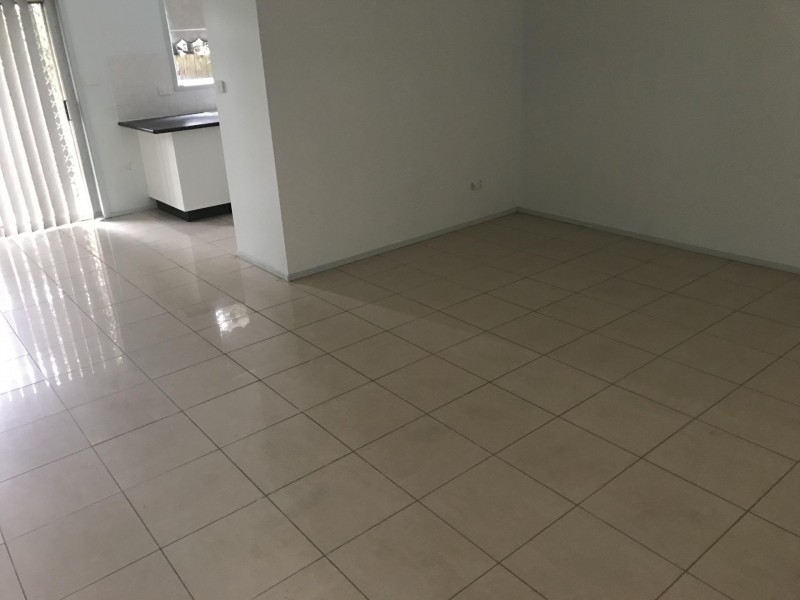 2/1a Binalong Road, Pendle Hill NSW 2145