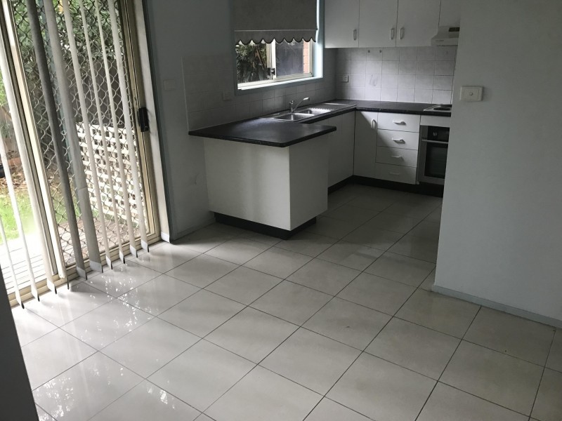 2/1a Binalong Road, Pendle Hill NSW 2145