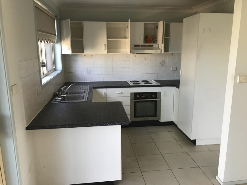 2/1a Binalong Road, Pendle Hill NSW 2145