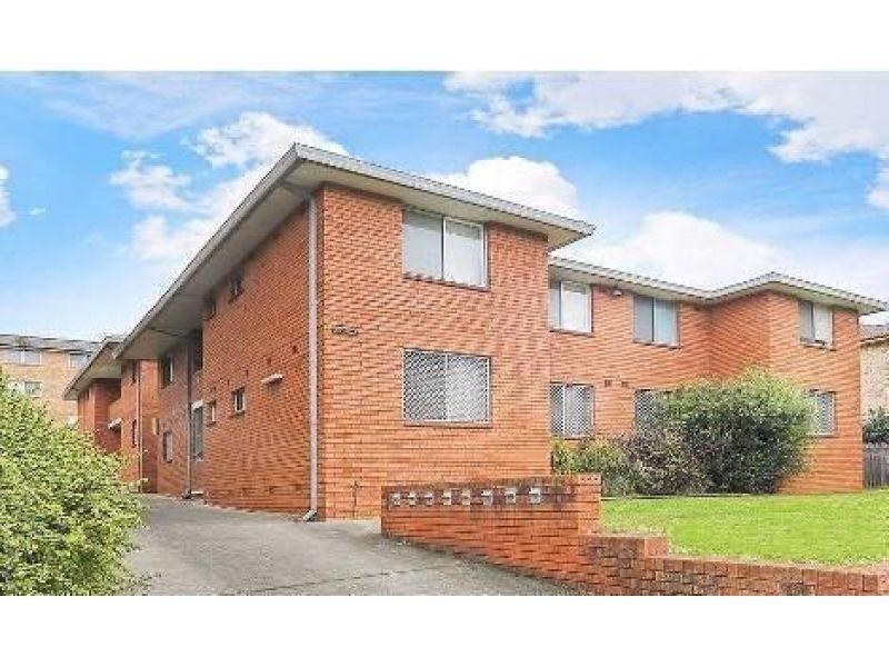 2/100 Stapleton Street, Pendle Hill NSW 2145