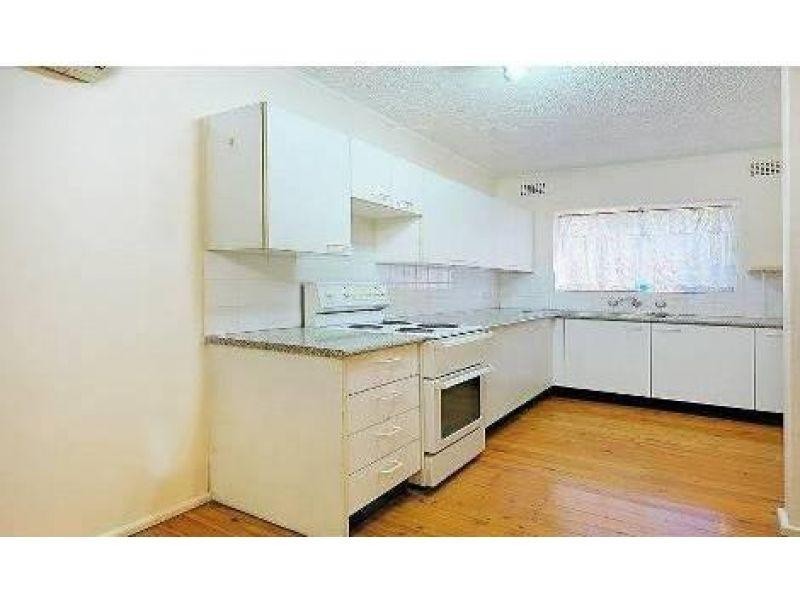 2/100 Stapleton Street, Pendle Hill NSW 2145