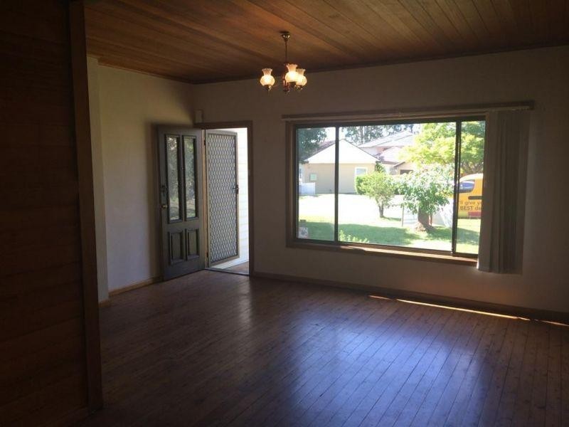 4 Merryl Avenue, Old Toongabbie NSW 2146