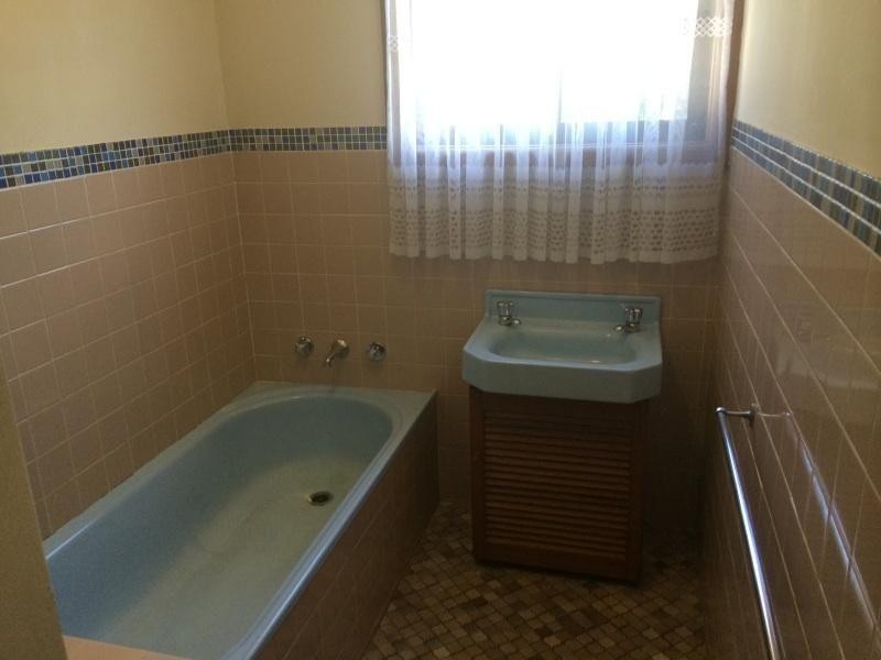 4 Merryl Avenue, Old Toongabbie NSW 2146